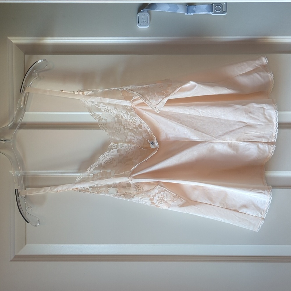 Vintage Lace Trim Cream Camisole - Picture 8 of 8